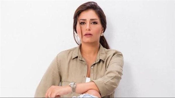 منه فضالي تخطف الأنظار بإطلالة جذابة في أحدث ظهور لها