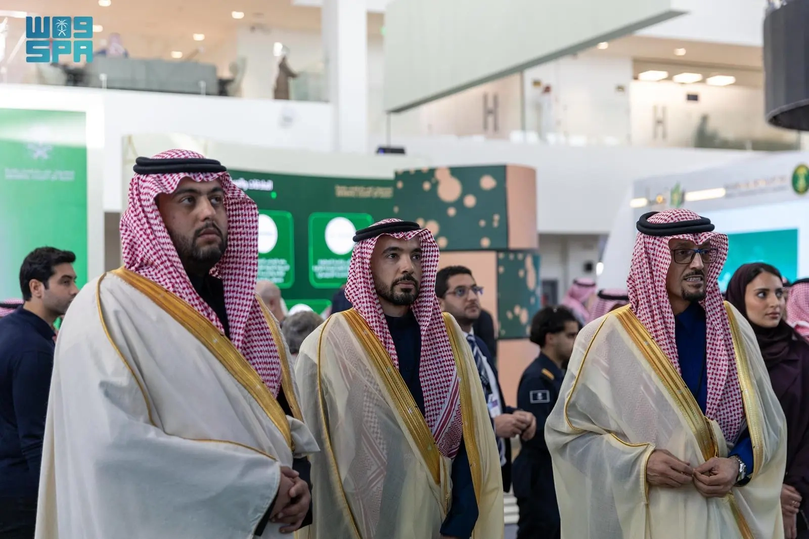الرئيس التنفيذي لمركز برنامج جودة الحياة يزور جناح وزارة الداخلية في 'ليب 2025'