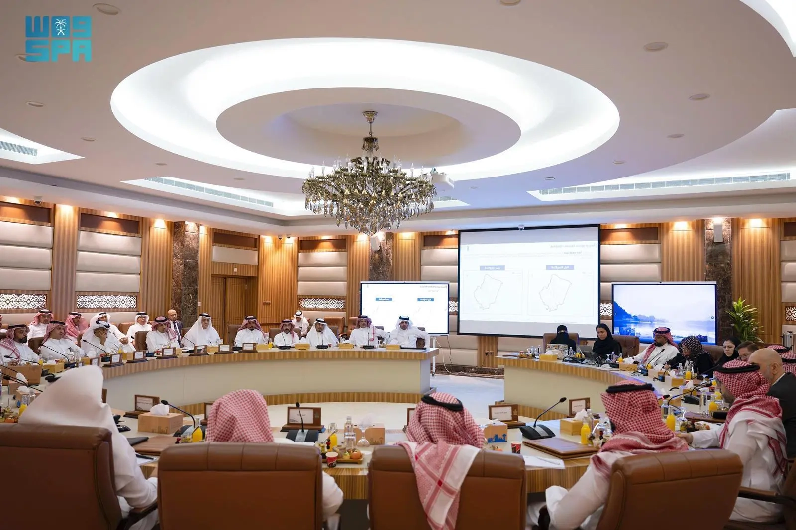 أمانة الشرقية وفريق وزارة البلديات والإسكان وبرنامج الأمم المتحدة يطلعون على مبادرات التطوير والتحول البلدي