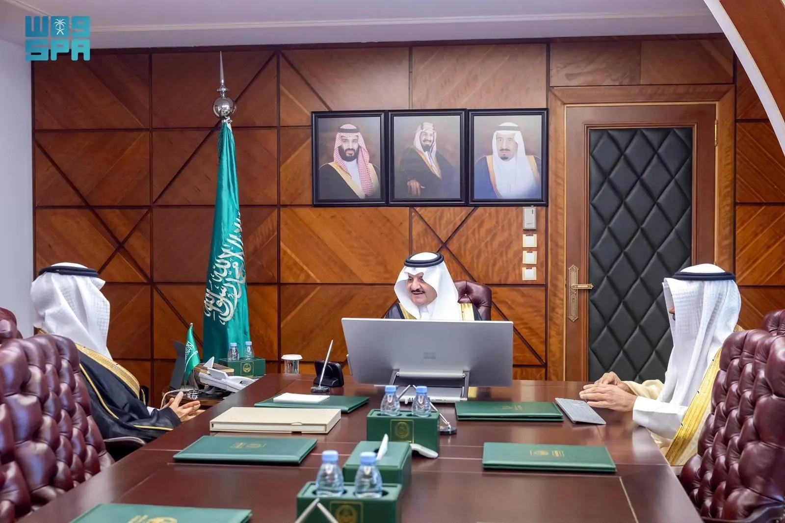 أمير المنطقة الشرقية يستقبل رئيس مجلس أمناء برنامج الفوزان لخدمة المجتمع