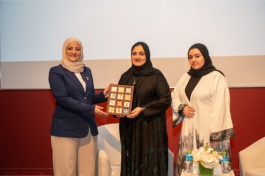 جامعة البحرين تحتفي بإطلاق القمر الصناعي المنذر و تستضيف خريجاتها من المشاركات في تطوير'المنذر'