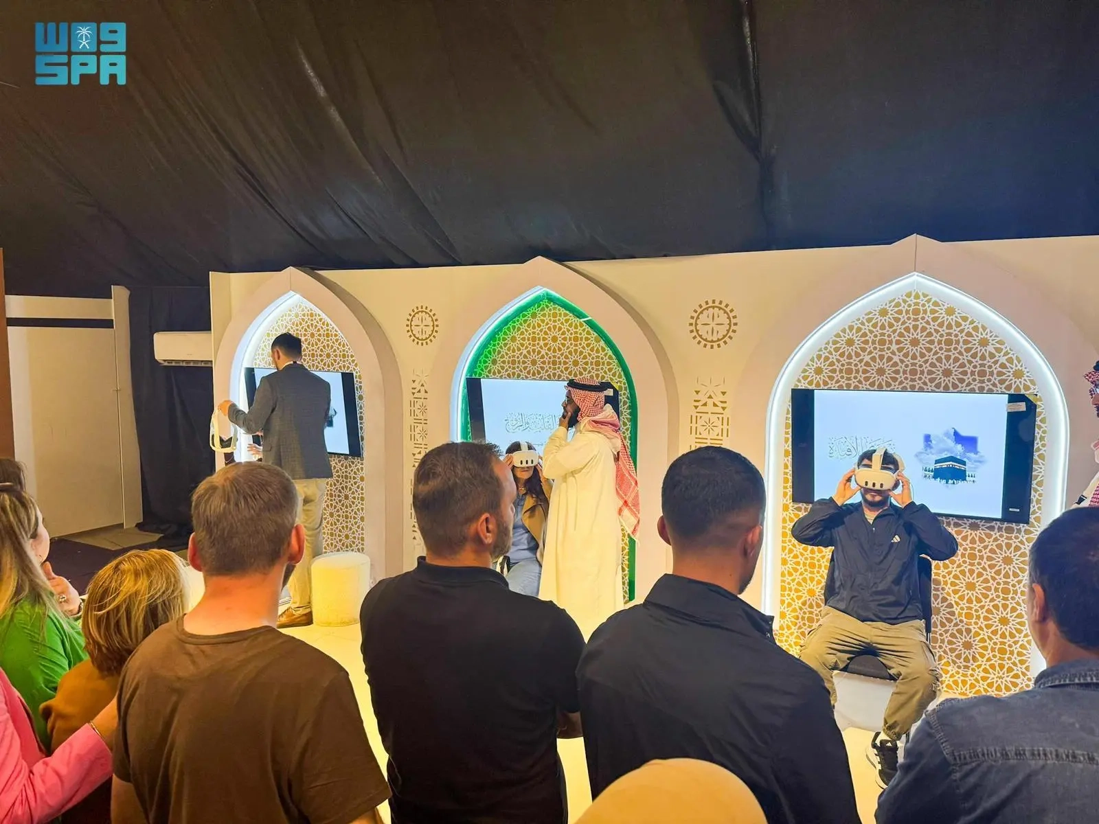 معرض 'جسور' يعرف المتأهلين بالمسابقة الدولية للقرآن الكريم بدول البلقان على الهوية السعودية عبر أركان تفاعلية