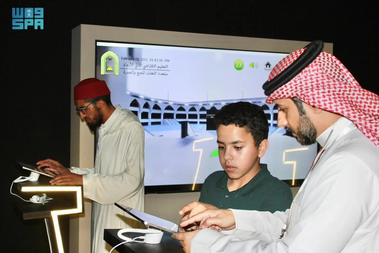 'الشؤون الإسلامية' تستعرض تطبيقات التقنية الحديثة في معرض 'جسور' بالمغرب