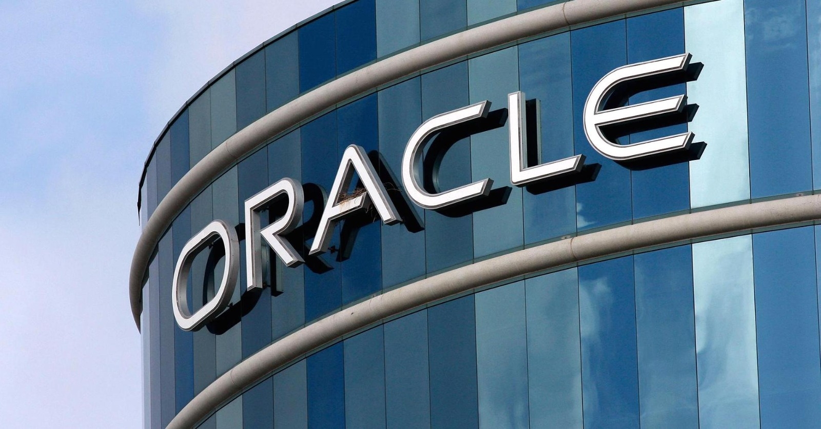 التزام شركة Oracle بتقديم أفضل تقنيات الحوسبة السحابية والذكاء الاصطناعي في العالم للسعودية