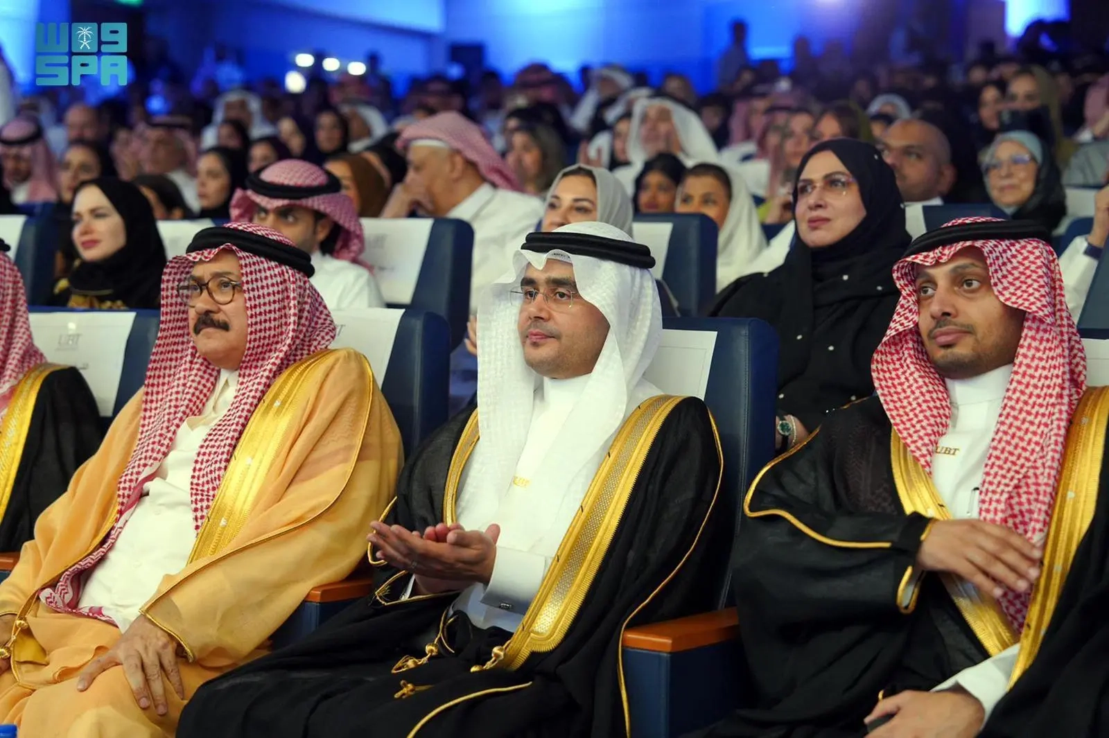 جامعة الأعمال والتكنولوجيا تحتفي بتخريج أكثر من 950 طالبًا وطالبة