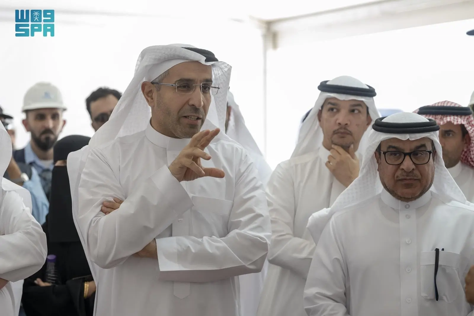 رئيس الهيئة السعودية للمياه يعقد اجتماعًا تنسيقيًا مع وزارة الحج والعمرة.. ويؤكد على تكامل الاستعدادات لخدمة ضيوف الرحمن في حج 1446