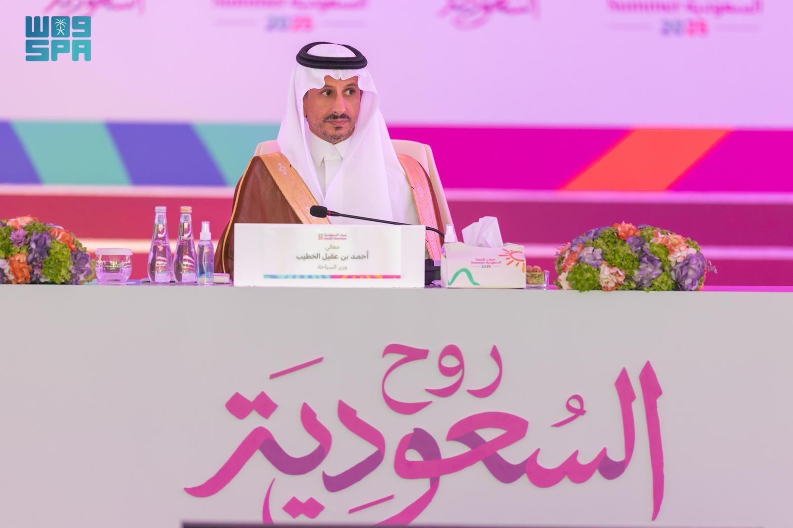 وزير السياحة يقود ورشة عمل لإطلاق برنامج صيف السعودية 2025