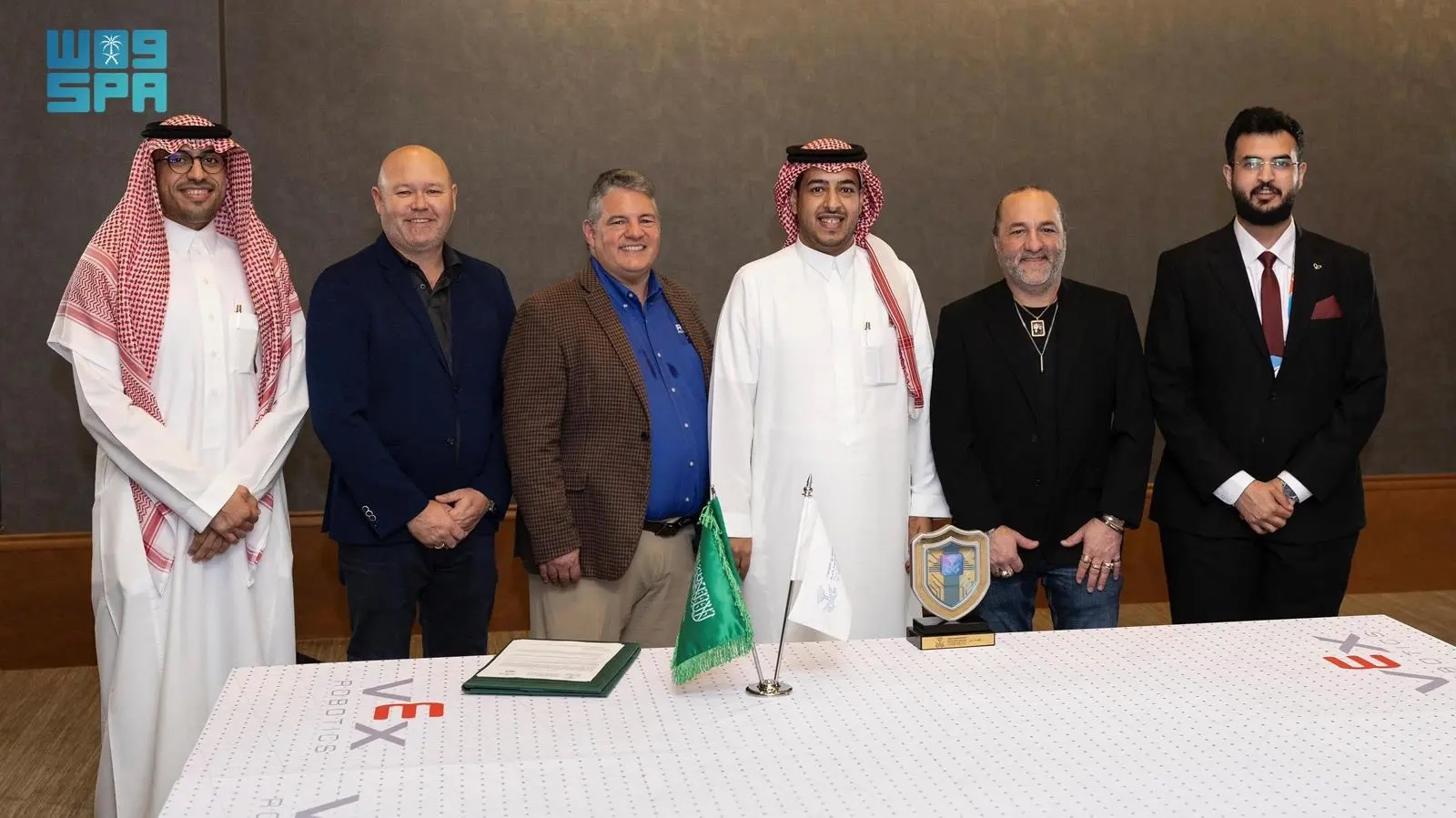 الاتحاد السعودي للروبوت والرياضات اللاسلكية يتعاون مع VEX Robotics وRECF لتعزيز التعليم في مجالات STEM في المملكة