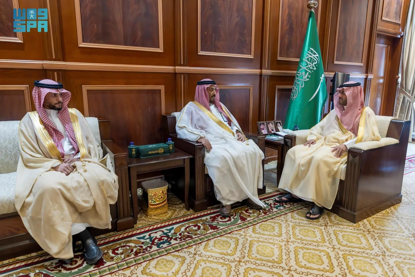 نائب أمير حائل يستقبل مدير إدارة الكهرباء بالمنطقة