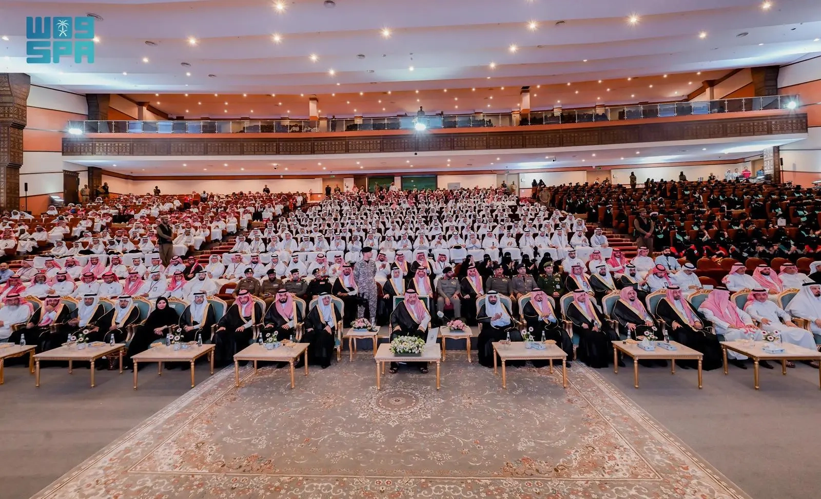 أمير الباحة يشهد حفل تخريج 980 خريجًا وخريجة من الكليات والمعاهد التقنية بالمنطقة