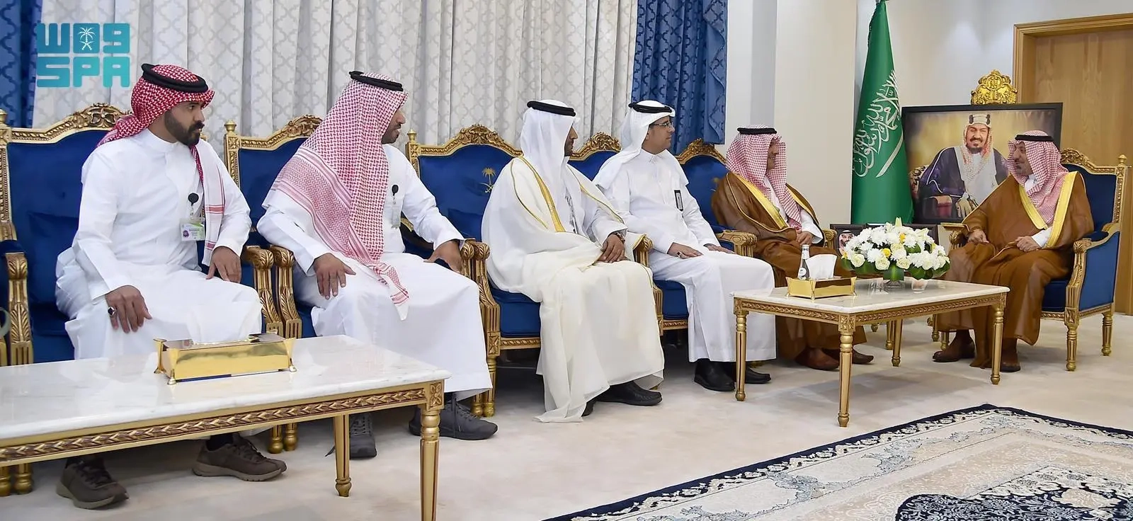 أمير نجران يطّلع على مبادرة 'نخدمهمْ بعناية' لخدمة ضيوف الرحمن في موسم الحج