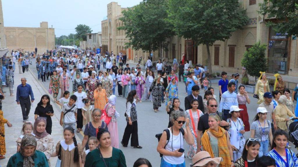 أكثر من مليون سائح أجنبي إلى أوزبكستان خلال شهر مايو 2025