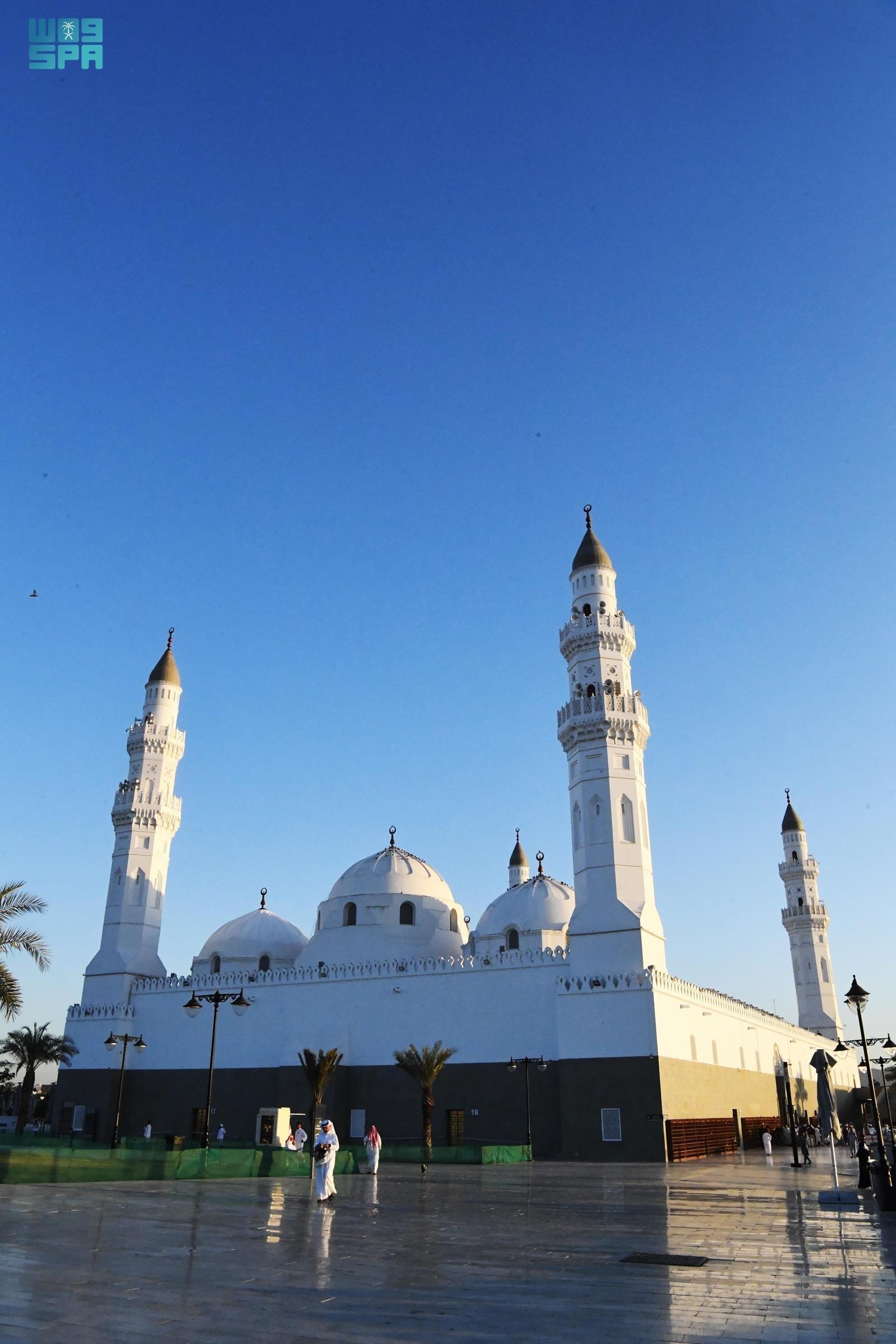 مسجد قباء بالمدينة المنورة يشهد توافد الحجاج من مختلف الجنسيات
