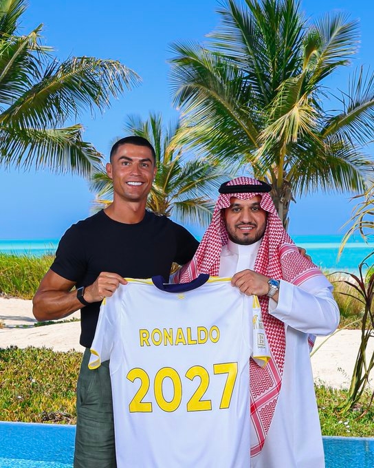 النصر السعودي يعلن رسميًا تجديد عقد كريستيانو رونالدو حتى 2027