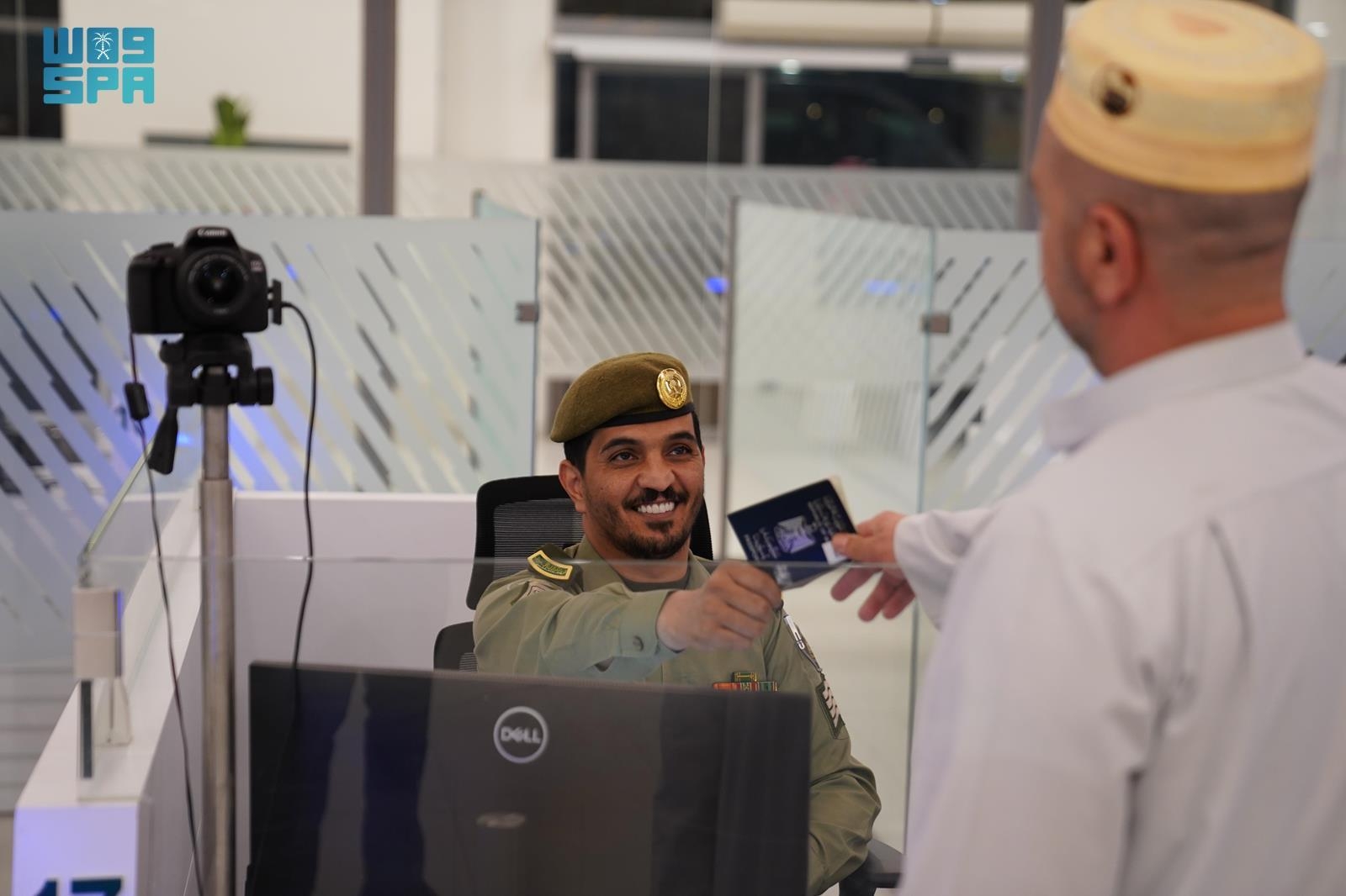 جوازات منفذ جديدة عرعر تنهي إجراءات مغادرة ضيوف الرحمن بعد أدائهم مناسك الحج