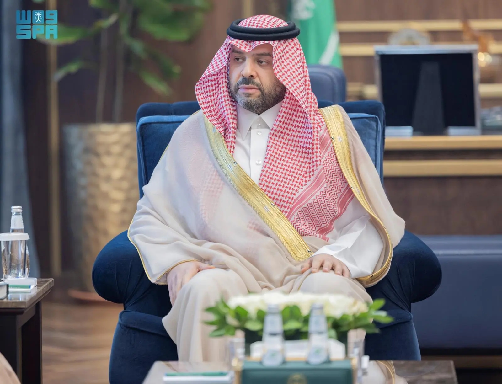 أمير الحدود الشمالية يطّلع على تقرير مبادرة فرع وزارة الصحة 'امش 30'