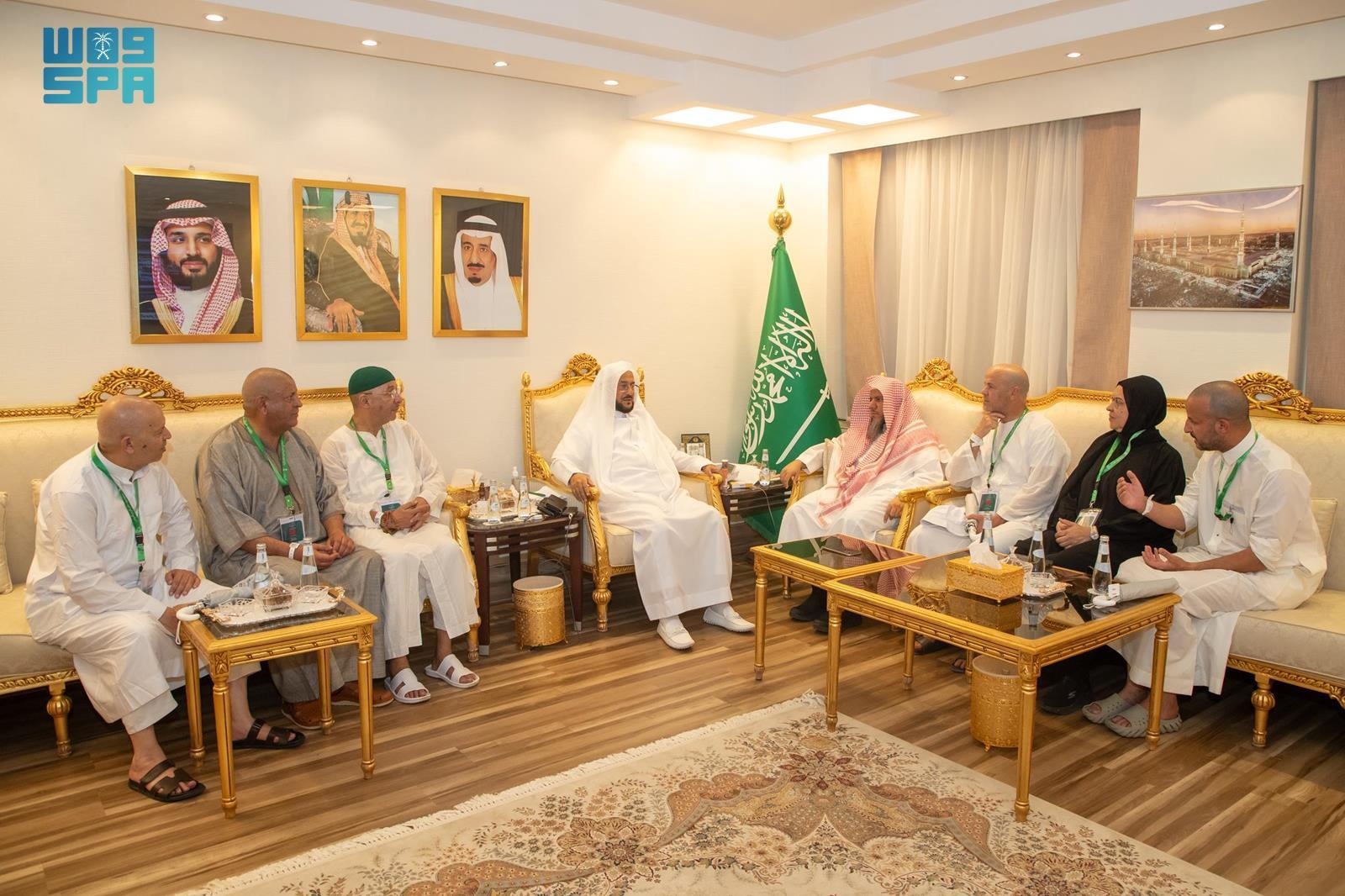 وزير الشؤون الإسلامية يستقبل عددًا من الشخصيات المغربية المستضافين ضمن برنامج خادم الحرمين الشريفين للحج