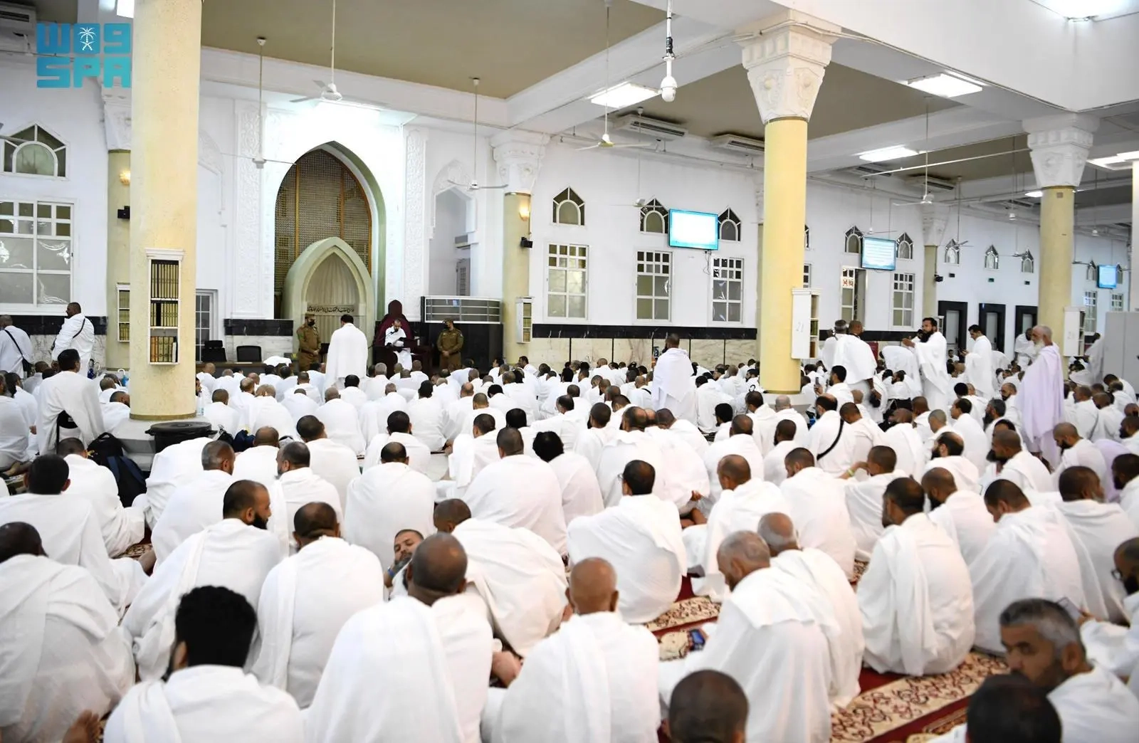 'الشؤون الإسلامية' تنظّم محاضرة عن 'فضائل يوم عرفة' في مسجد الخيف