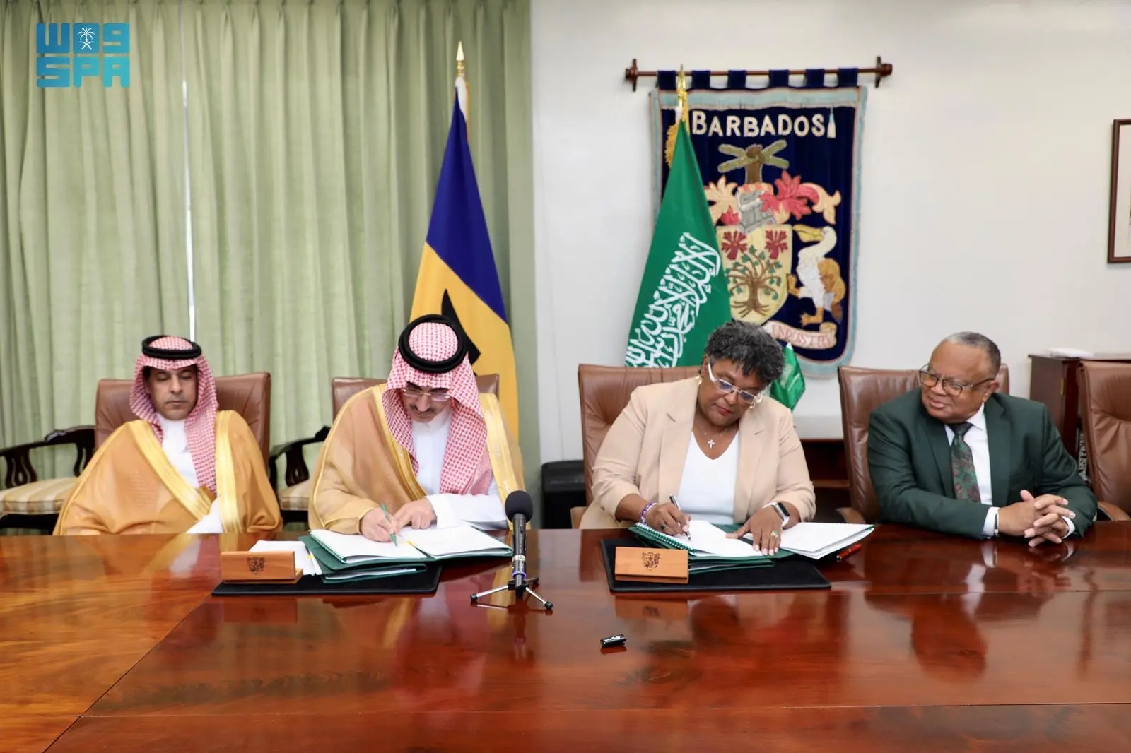 الصندوق السعودي للتنمية يبدأ نشاطه الإنمائي في باربادوس عبر توقيع اتفاقيتين تنمويتين بقيمة 92.7 مليون دولار