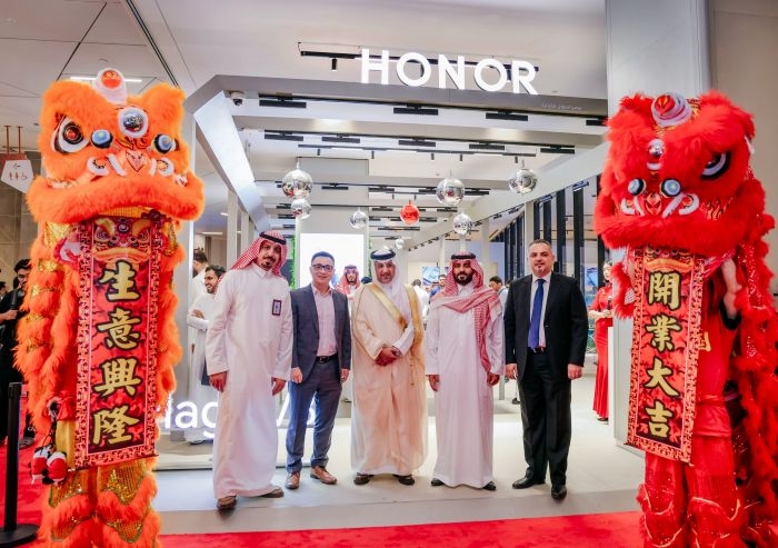 علامة HONOR في السعودية توسع وجودها في المملكة من خلال متجرها الراقي الجديد في الرياض