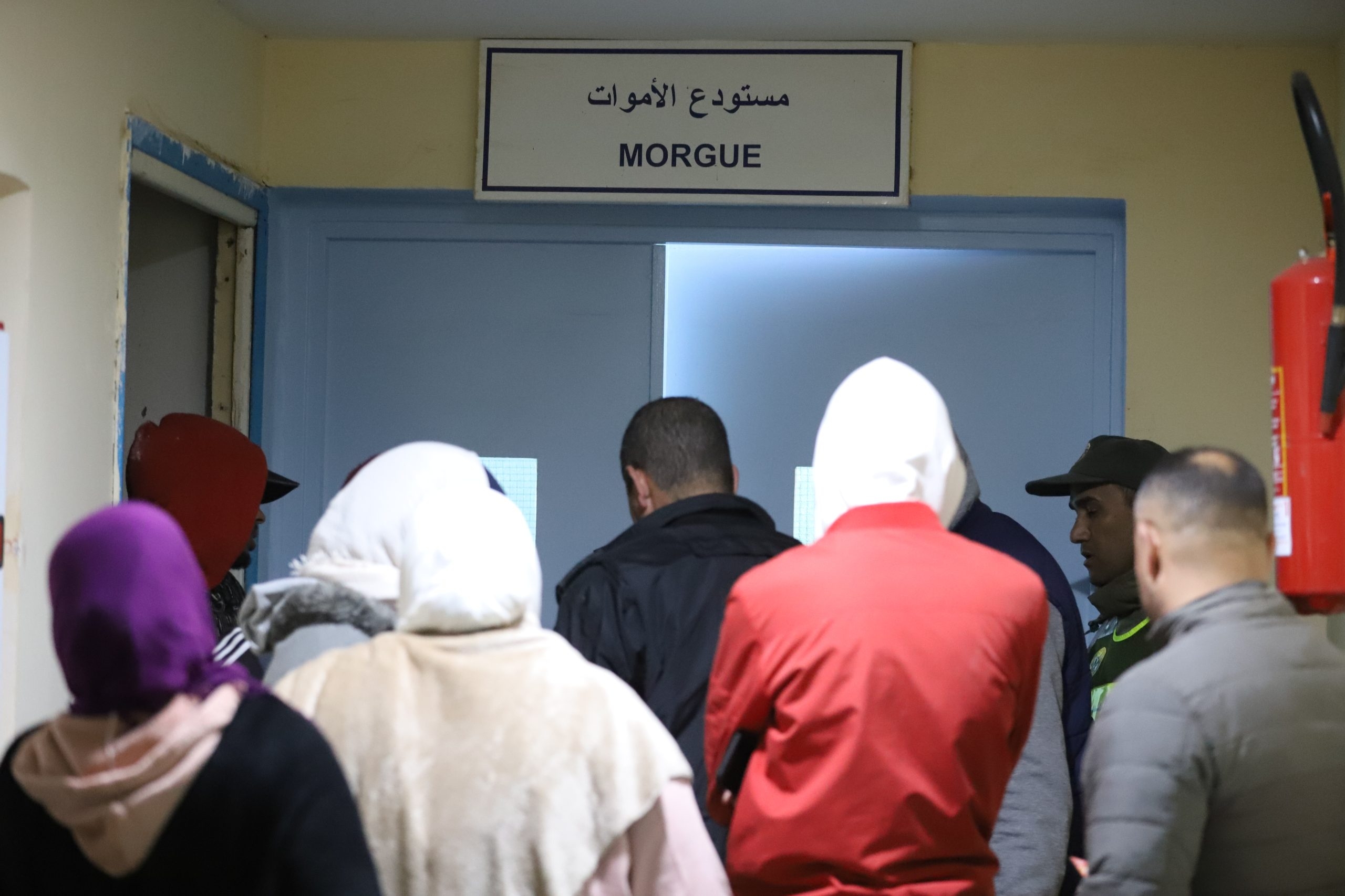 ✅ أمام أنظار الجميع.. قاصر ينهي حياة صديقه بطعنة قا تلة في "حومة الشوك" بطنجة