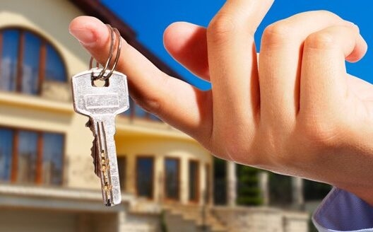 وسطاء وسماسرة في طنجة يشترطون دخلا ثابتا وشهادة عمل قبل قبول طلب الكراء