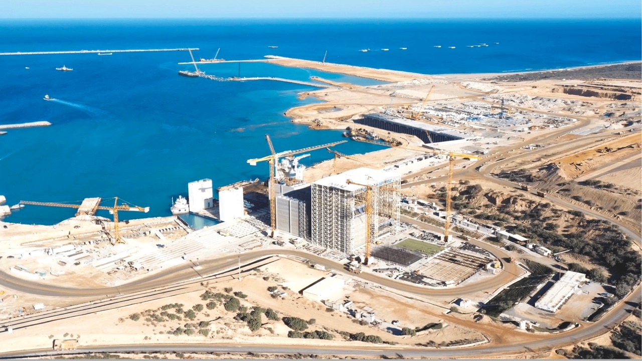 تشغيل خط تزويد المركب المينائي الناظور غرب المتوسط بالكهرباء