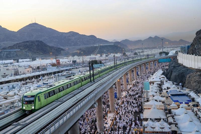 قطار السبعة أيام يحدث تحولا في مفهوم تنقل الحجاج بين المشاعر المقدسة