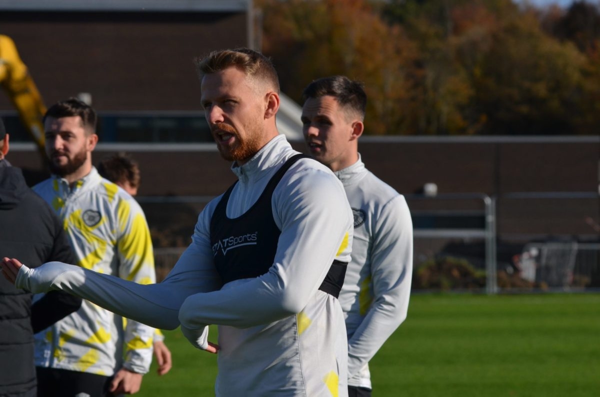 Kingsley the hero for ten-man Hearts
