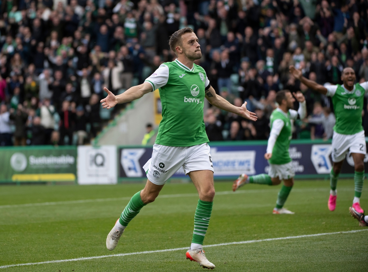 Hibs striker Dylan Vente joins SC Heerenveen for ‘significant fee'