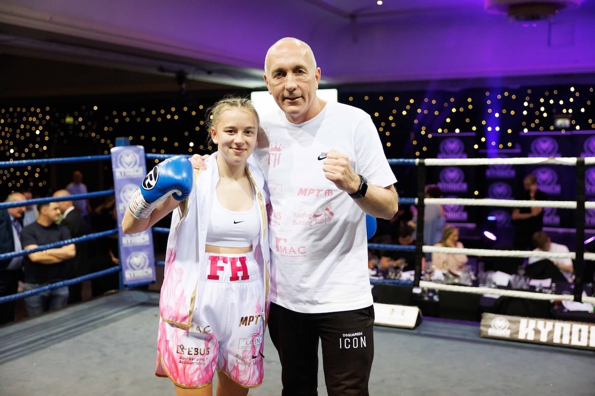 Frances launches pro boxing career with win