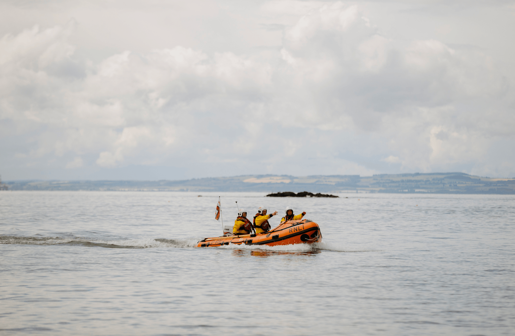 North Berwick lifeboat help swimmer in difficulty
