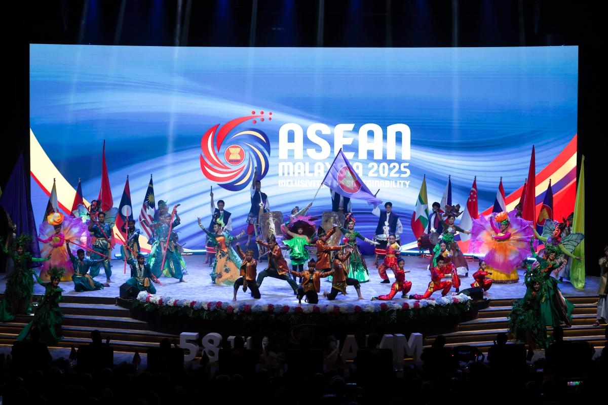 Malaysia should strengthen Asean ties, engage in multilateral cooperation to counter trade pressures: Experts