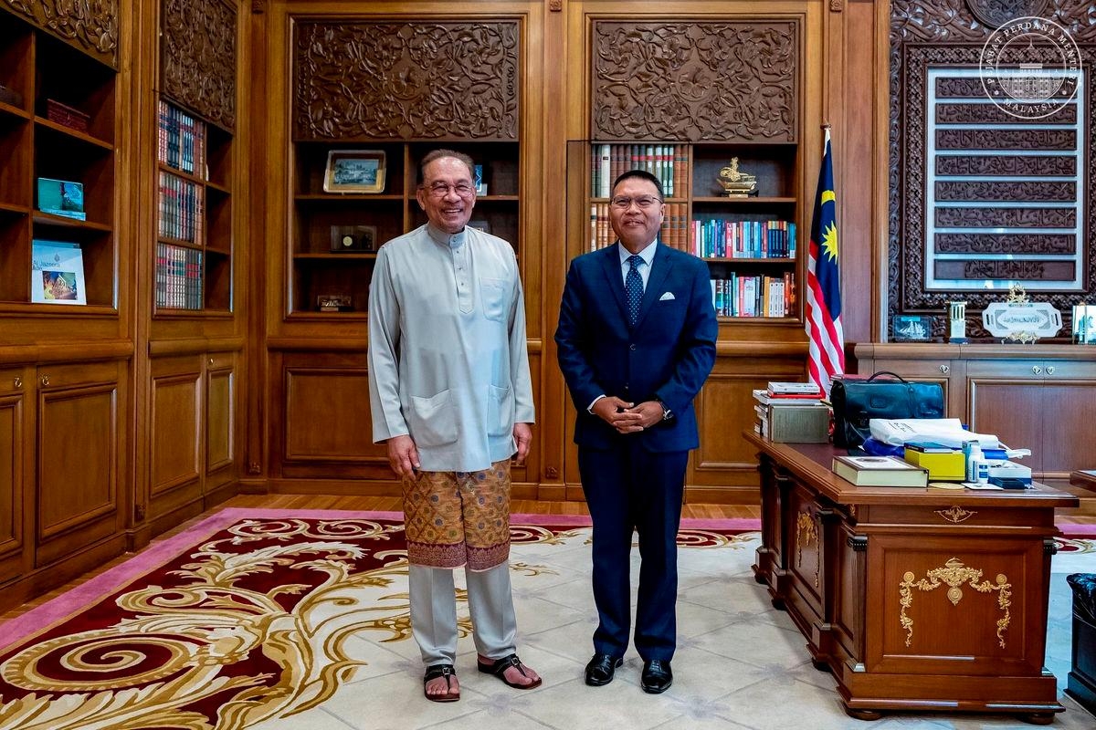 PM receives courtesy call from new Malaysian ambassador to the US