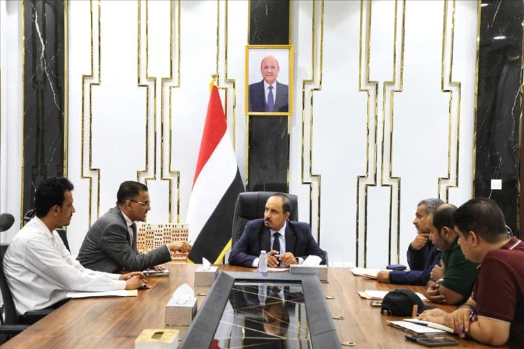 محافظ حضرموت يترأس اجتماعاً لمناقشة حلول أزمة الكهرباء في المكلا