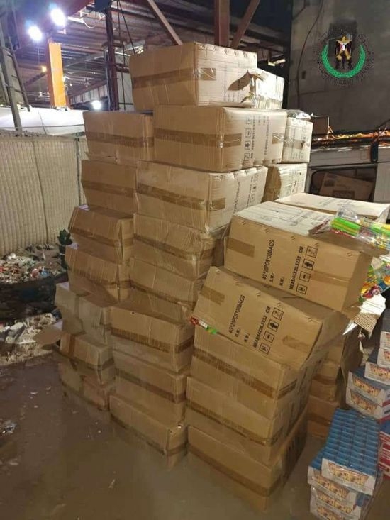 الحزام الأمني في عدن يحبط تهريب مواد غذائية فاسدة وألعاب أطفال منتهية الصلاحية إلى الضالع