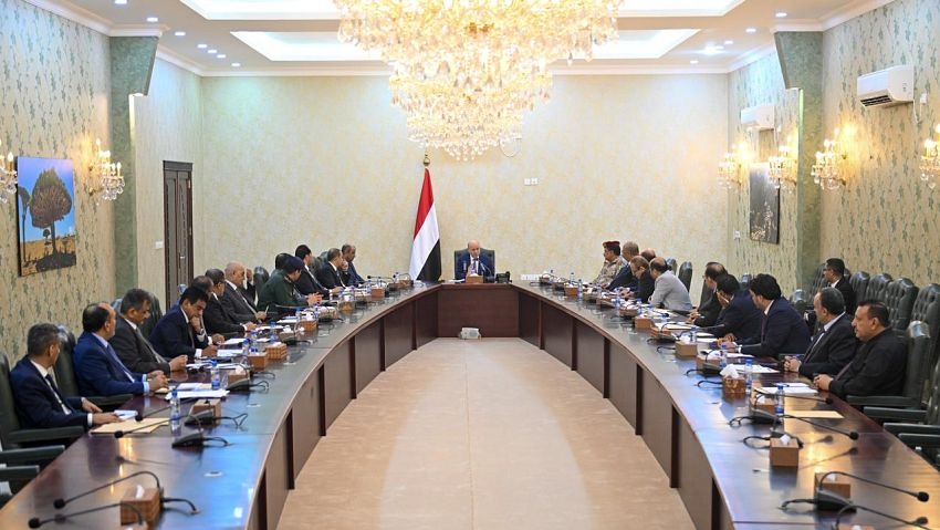 العليمي للحكومة : أمامكم مهمة كبرى في البناء المؤسسي والتعافي الاقتصادي واستكمال معركة الخلاص