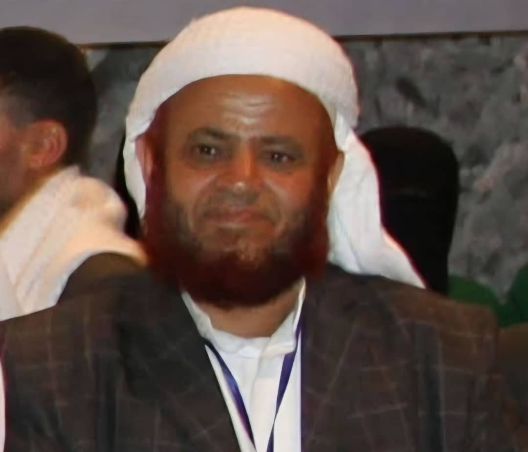 الإرياني يندد بالجريمة الحوثية بحق الشيخ حنتوس واستهداف دور القرآن