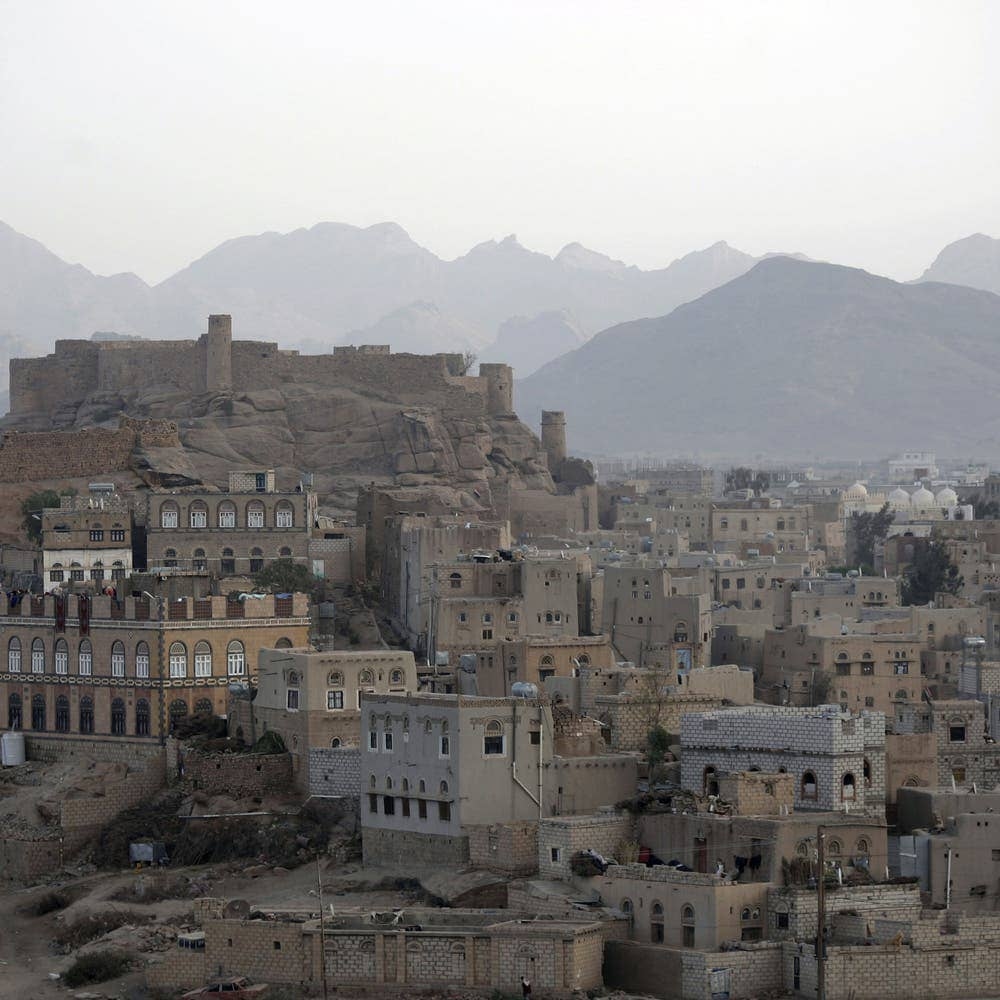 الحوثي يواصل استهداف الرموز الدينية.. اختطاف إمام ومدرس قرآن في البيضاء