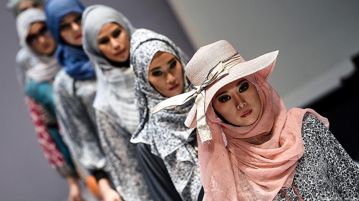The Cultural Importance of Modesty in Saudi Women's Fashion