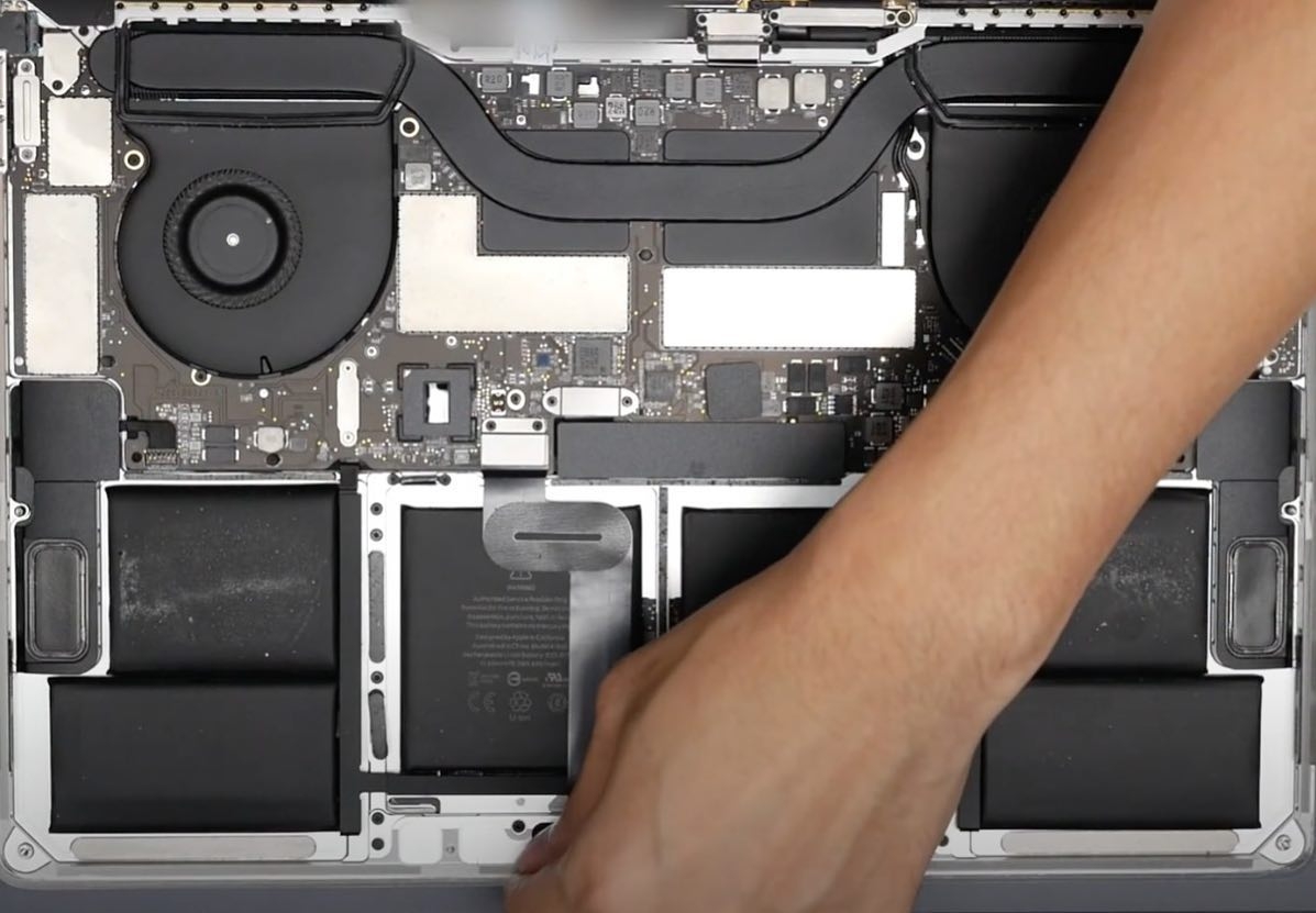 How to Choose a Reliable MacBook Repair Shop in Singapore (2025 Edition)