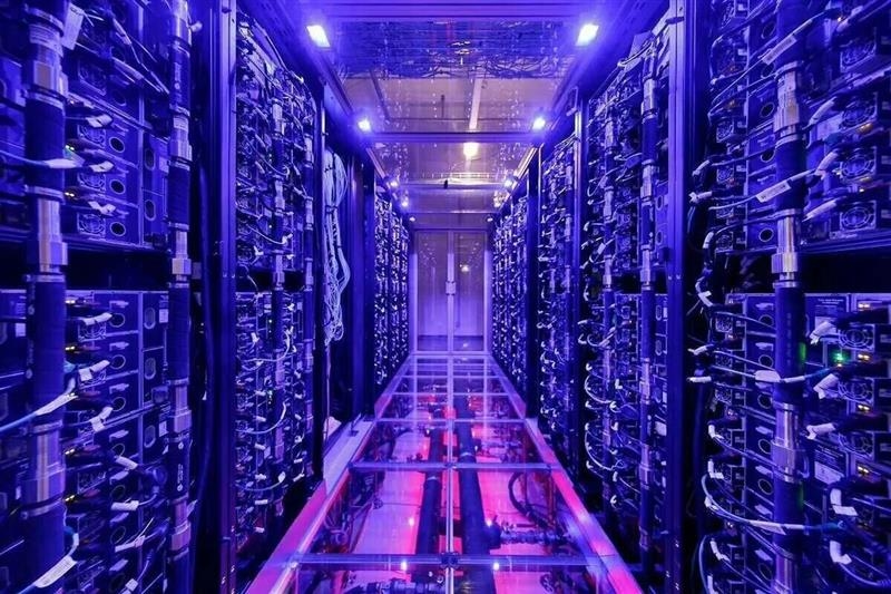 Impact of High-Performance Computing in Hybrid Cloud Domains