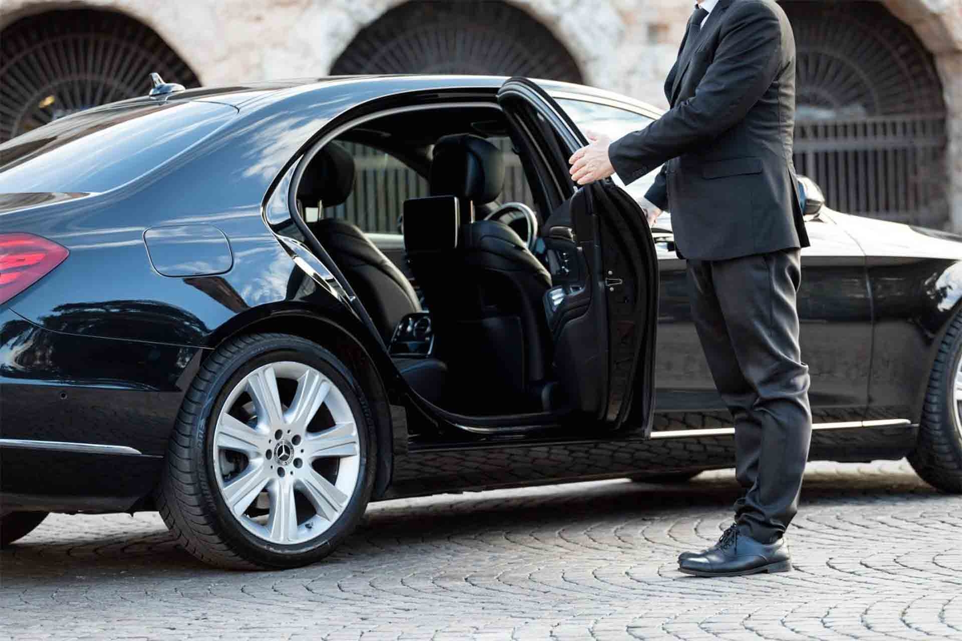 Why Renting a Car in Multan with a Driver is Your Smartest Move