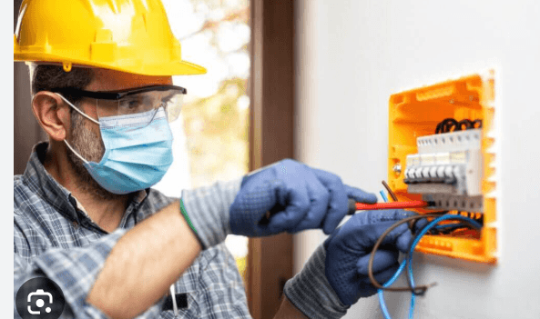From First Spark to Gold Card: How Elec Training Birmingham Turns Beginners into Fully Qualified Electricians