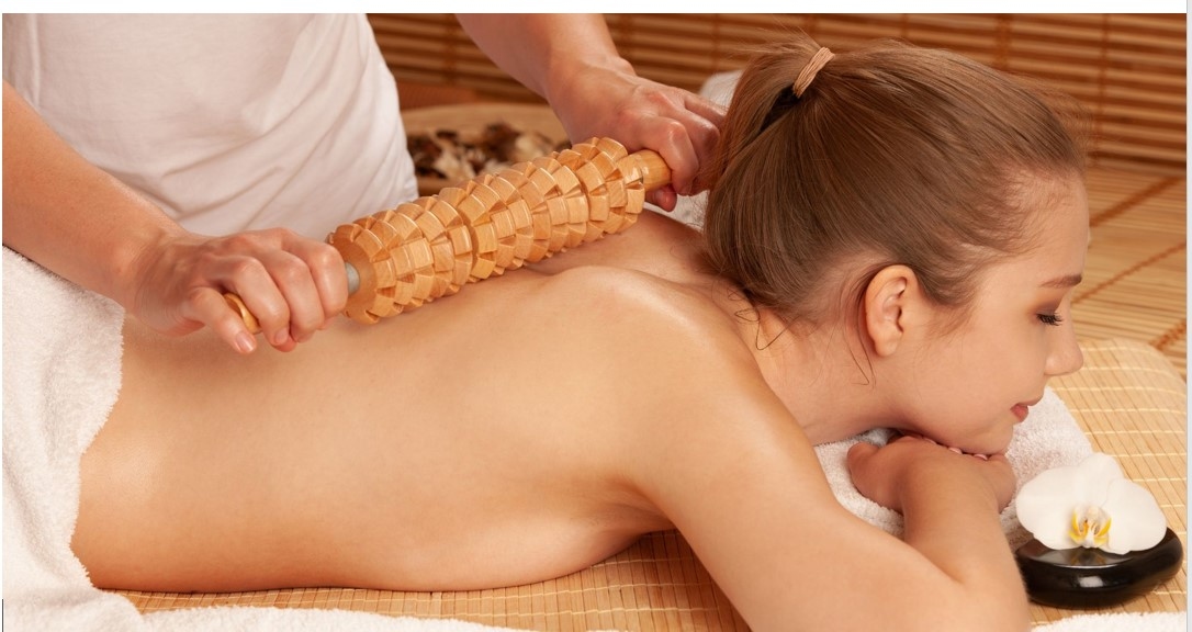 Maderotherapy Massage in Dubai – Natural Body Sculpting with Wooden Tools