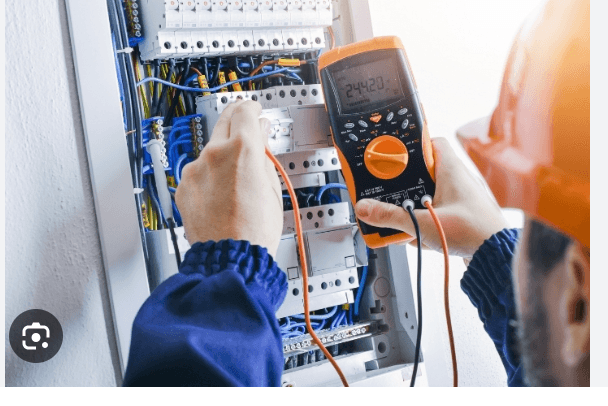 Switching Careers into Electrics: A 2025 Guide from First Screwdriver to NVQ Level 3