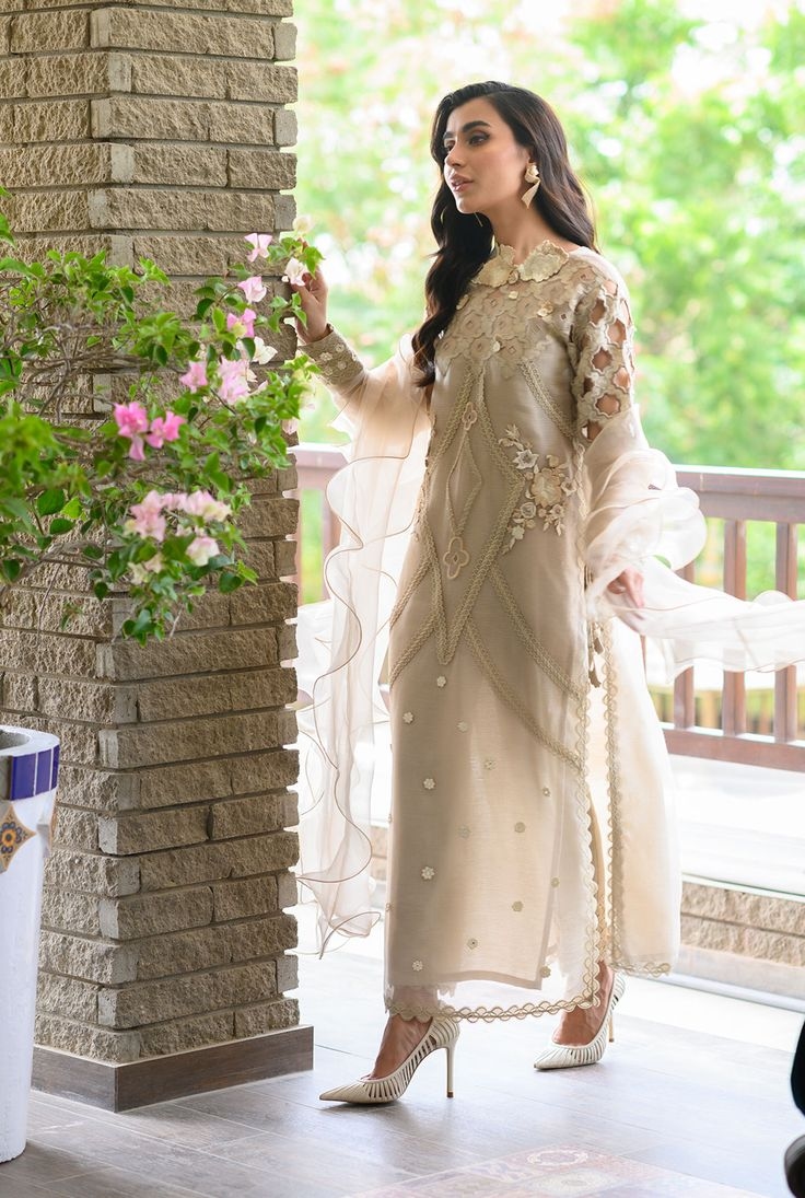 Why Luxury Pret Pakistan Is Changing the Way Women Dress