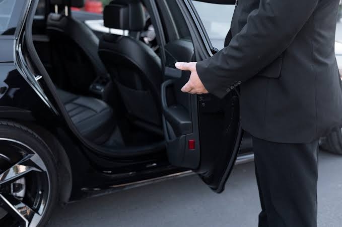 Why Luxury Limo Service is the Best Choice for Airport Transfer