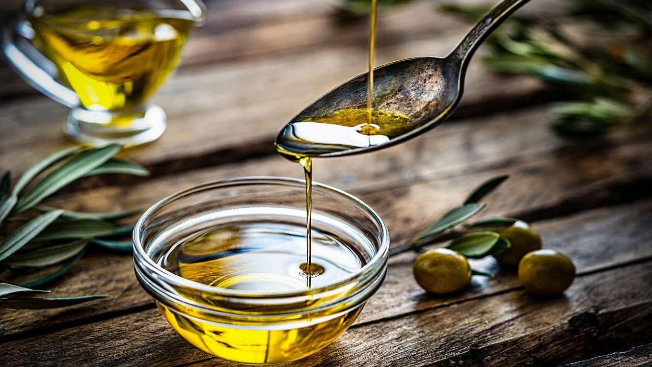 Cayenne Pepper and Olive Oil: A Powerful Culinary and Wellness Combination