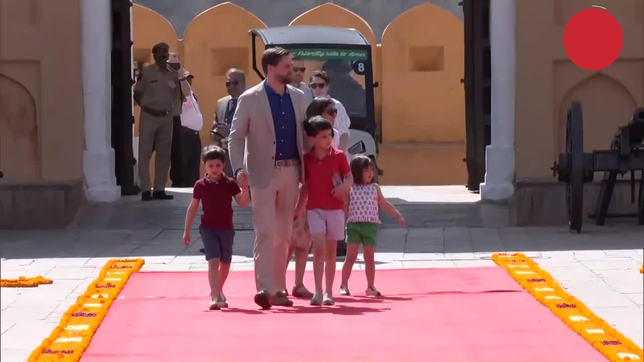 Vance Visits India: US VP and Family Gets Vibrant Welcome in Jaipur, Receives ‘Elephant Salute'